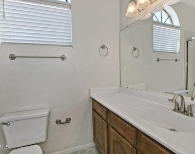11011 N 92nd Street - Photo Thumbnail 28