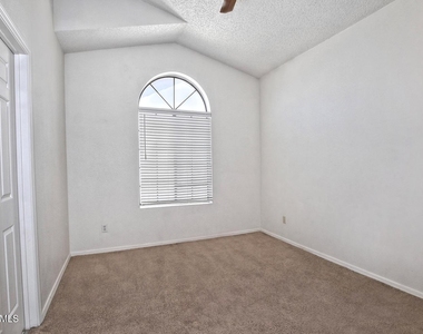 11011 N 92nd Street - Photo Thumbnail 31
