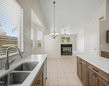 4545 E Rowel Road - Photo Thumbnail 8