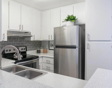 1620 W Southern Avenue - Photo Thumbnail 2