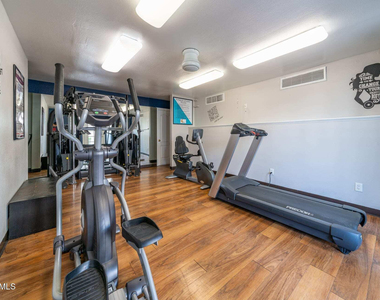 949 S Longmore Street - Photo Thumbnail 13