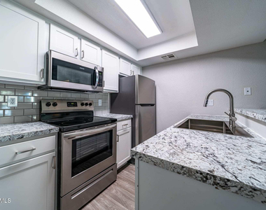 949 S Longmore Street - Photo Thumbnail 4