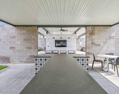 949 S Longmore Street - Photo Thumbnail 13