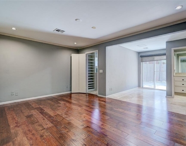 6325 Glenbrook Court - Photo Thumbnail 23