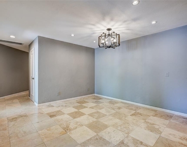 6325 Glenbrook Court - Photo Thumbnail 9