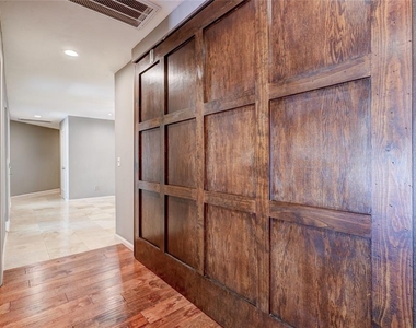6325 Glenbrook Court - Photo Thumbnail 14