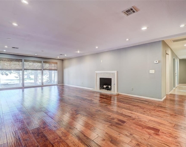 6325 Glenbrook Court - Photo Thumbnail 16
