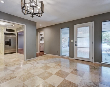 6325 Glenbrook Court - Photo Thumbnail 7
