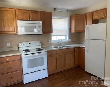 1122 28th Street Sw - Photo Thumbnail 5
