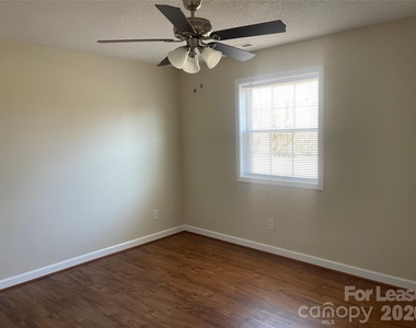 1122 28th Street Sw - Photo Thumbnail 12