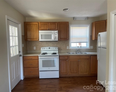 1122 28th Street Sw - Photo Thumbnail 4