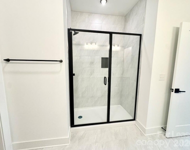 175 W Black Street - Photo Thumbnail 7
