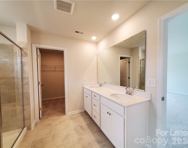 1009 Gabardine Lane - Photo Thumbnail 6