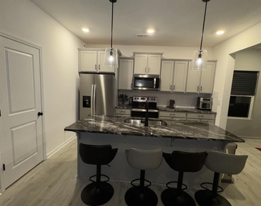 495 Switch Street - Photo Thumbnail 5