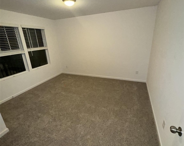 495 Switch Street - Photo Thumbnail 8