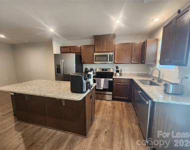 154 Stella Lane - Photo Thumbnail 5