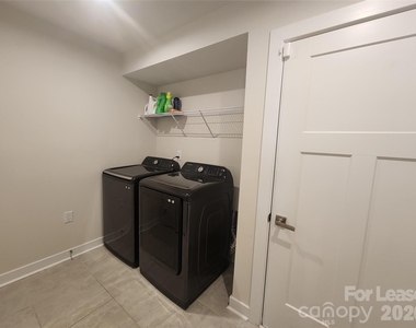 154 Stella Lane - Photo Thumbnail 9
