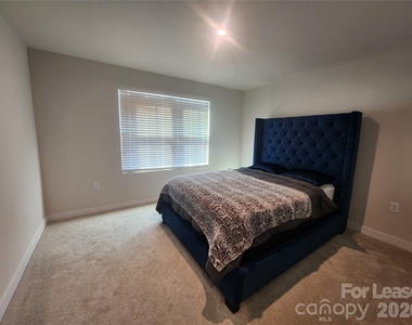 154 Stella Lane - Photo Thumbnail 10