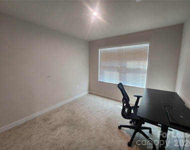 154 Stella Lane - Photo Thumbnail 12