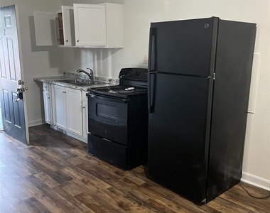 3805 Miriam Drive - Photo Thumbnail 4