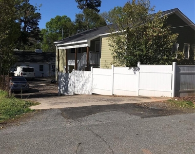 3805 Miriam Drive - Photo Thumbnail 2