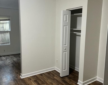 3805 Miriam Drive - Photo Thumbnail 6