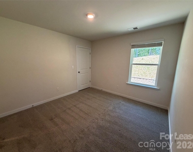 1013 20th Avenue Loop Se - Photo Thumbnail 2