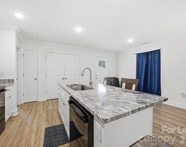 53 Travora Circle - Photo Thumbnail 12
