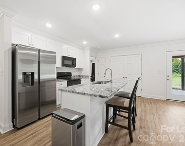 53 Travora Circle - Photo Thumbnail 15