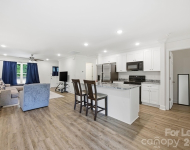 53 Travora Circle - Photo Thumbnail 11