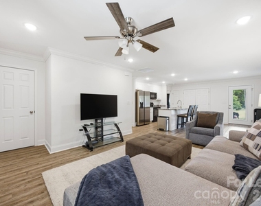 53 Travora Circle - Photo Thumbnail 18