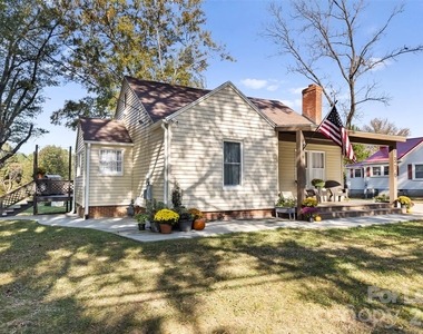 1316 Mecklenburg Highway - Photo Thumbnail 18