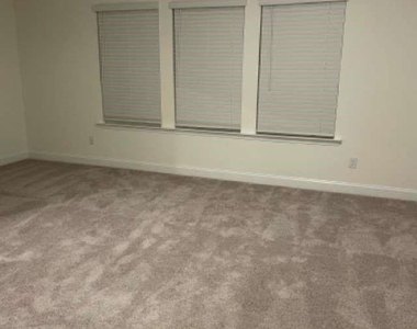 1041 S Point Road - Photo Thumbnail 15