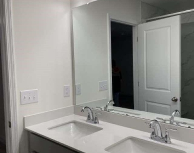 1041 S Point Road - Photo Thumbnail 11