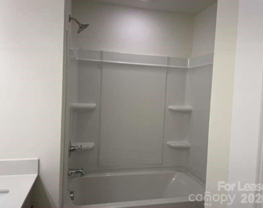 1041 S Point Road - Photo Thumbnail 10
