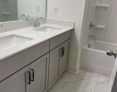 1041 S Point Road - Photo Thumbnail 9