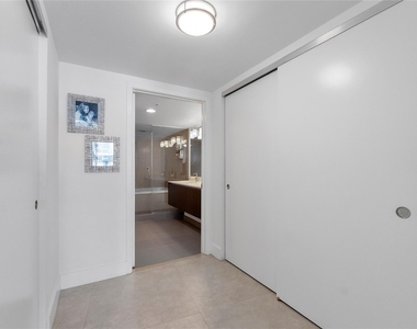 6620 Indian Creek Drive - Photo Thumbnail 17