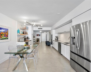 6620 Indian Creek Drive - Photo Thumbnail 7