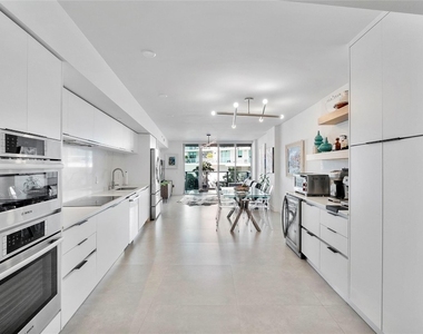 6620 Indian Creek Drive - Photo Thumbnail 2