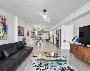 6620 Indian Creek Drive - Photo Thumbnail 12