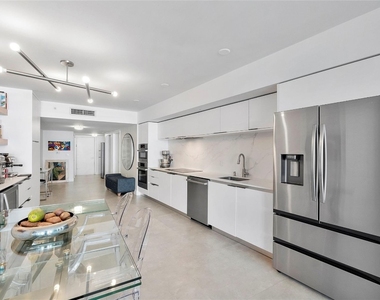 6620 Indian Creek Drive - Photo Thumbnail 8