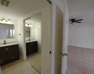 801 Se Central Parkway - Photo Thumbnail 10