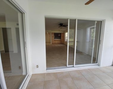 801 Se Central Parkway - Photo Thumbnail 5