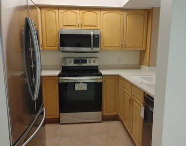801 Se Central Parkway - Photo Thumbnail 8