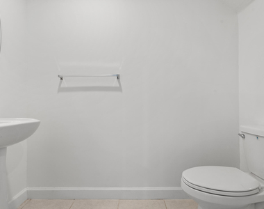 2405 Nw 131st Circle - Photo Thumbnail 8