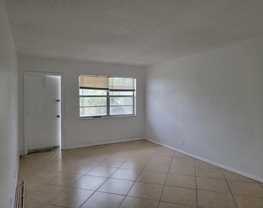 4310 Nw 12th Court - Photo Thumbnail 4