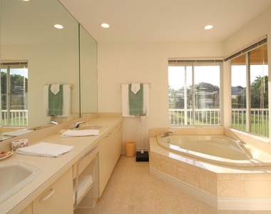 11877 Pebblewood Drive - Photo Thumbnail 20