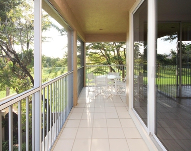 11877 Pebblewood Drive - Photo Thumbnail 15