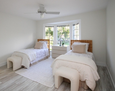11877 Pebblewood Drive - Photo Thumbnail 22
