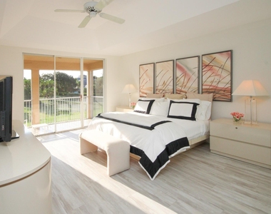11877 Pebblewood Drive - Photo Thumbnail 19